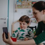 A los niños les da covid