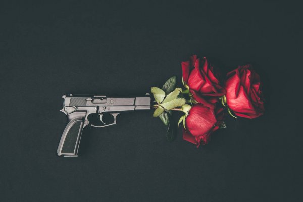 Pistolas con frases