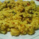 Arroz frito con pollo al curry