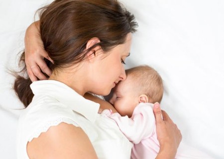 Cada cuanto debe comer un bebe recien nacido