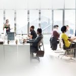 La importancia estratégica de la rotulación en oficinas modernas